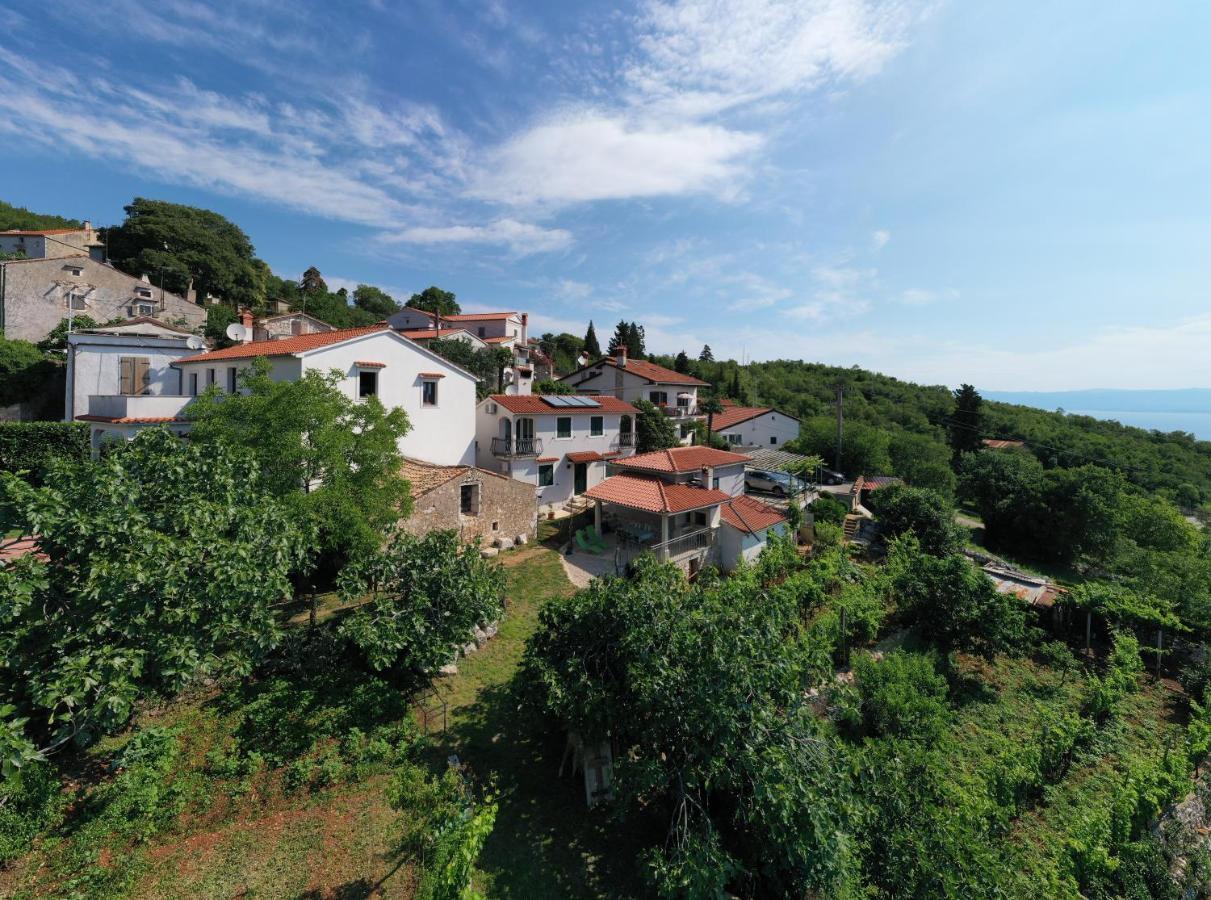 Apartments Tinka Brseč Екстериор снимка