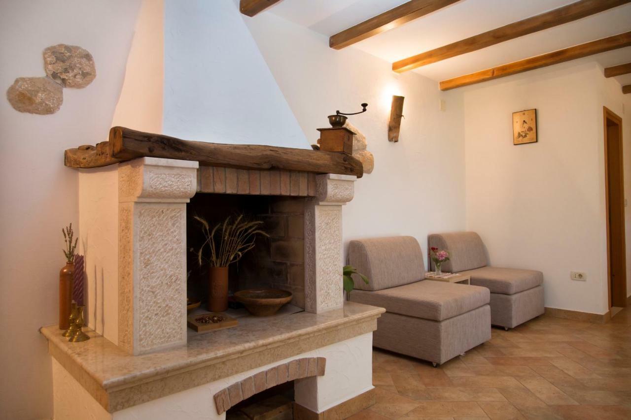 Apartments Tinka Brseč Екстериор снимка