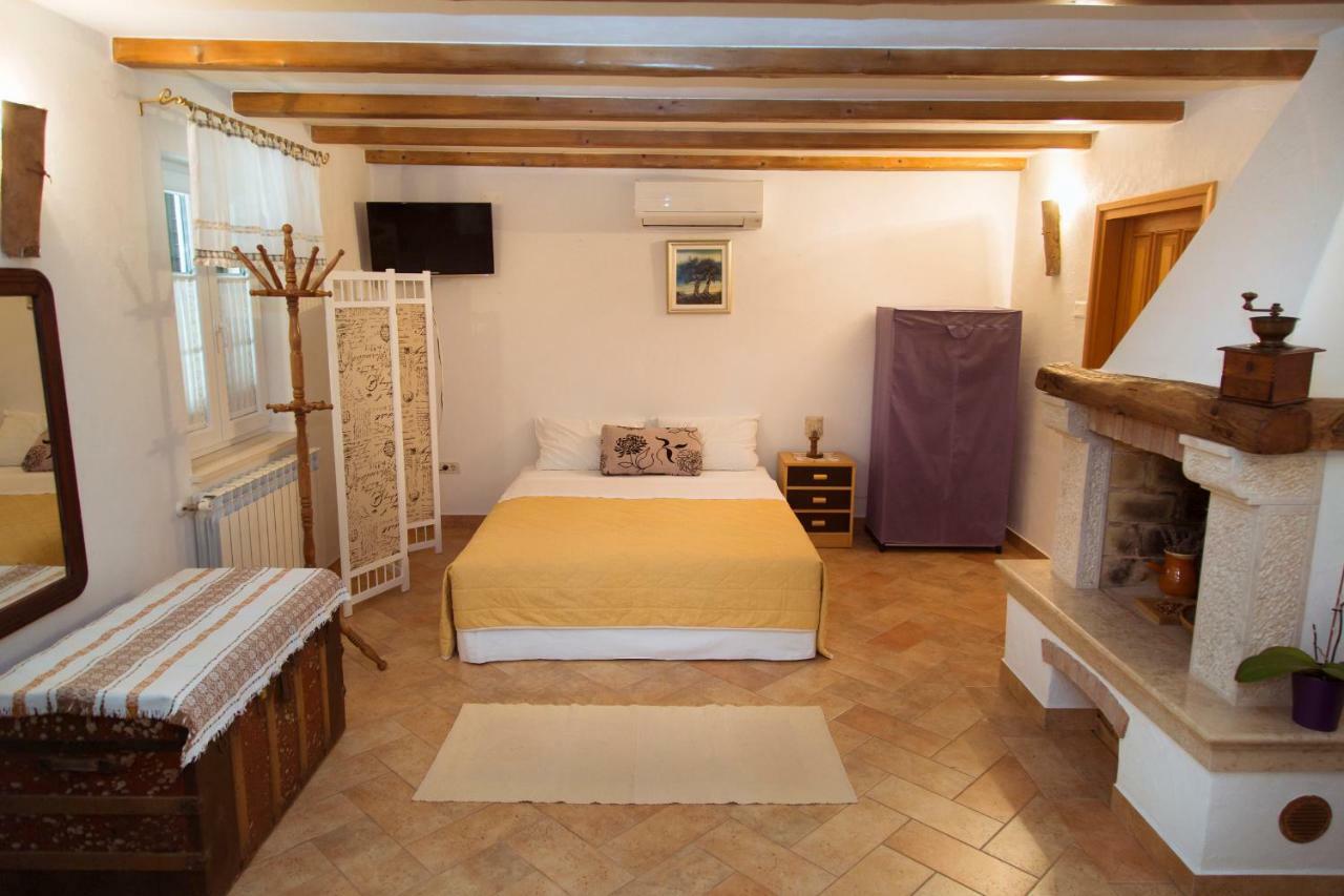 Apartments Tinka Brseč Екстериор снимка