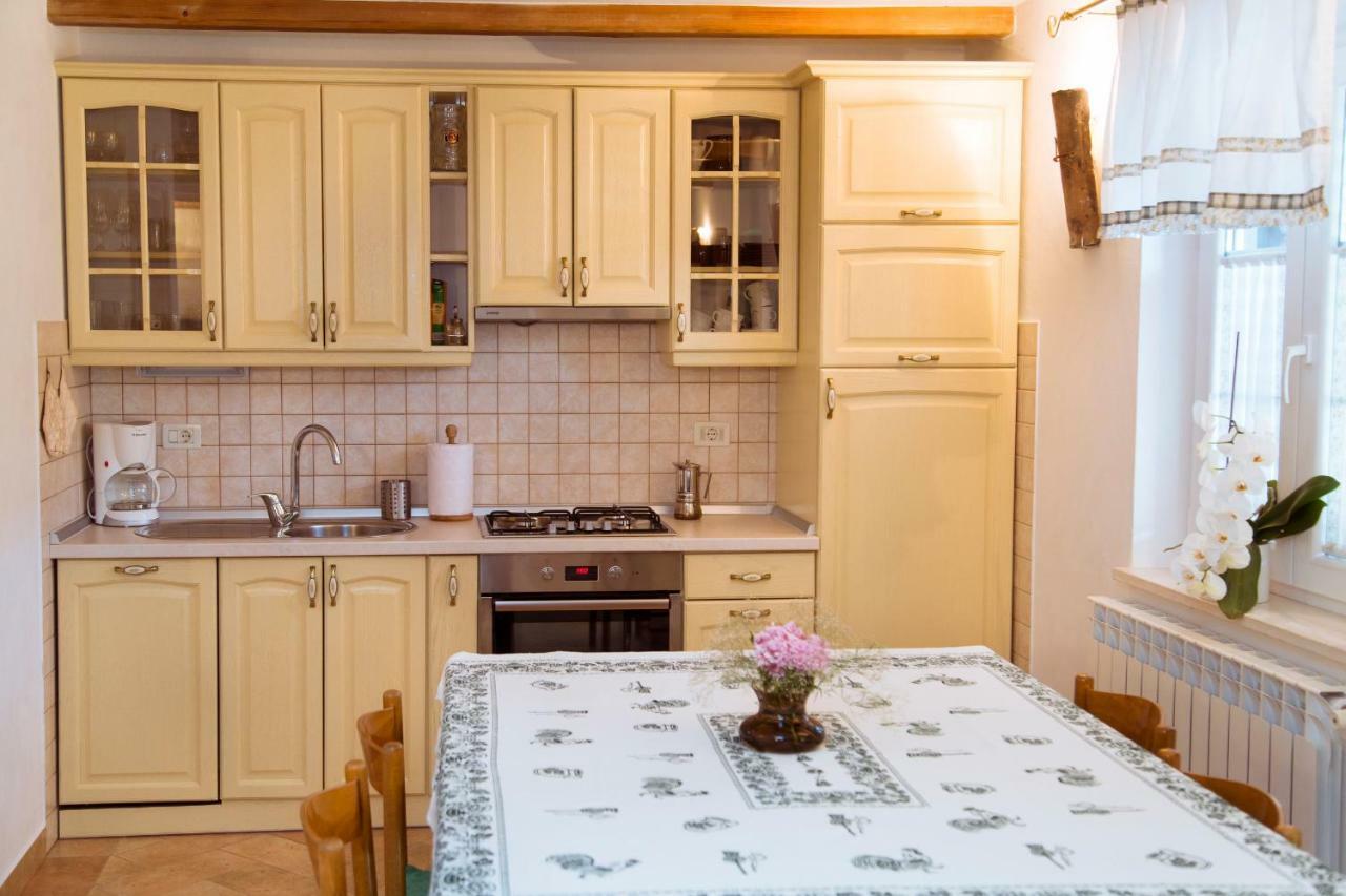 Apartments Tinka Brseč Екстериор снимка