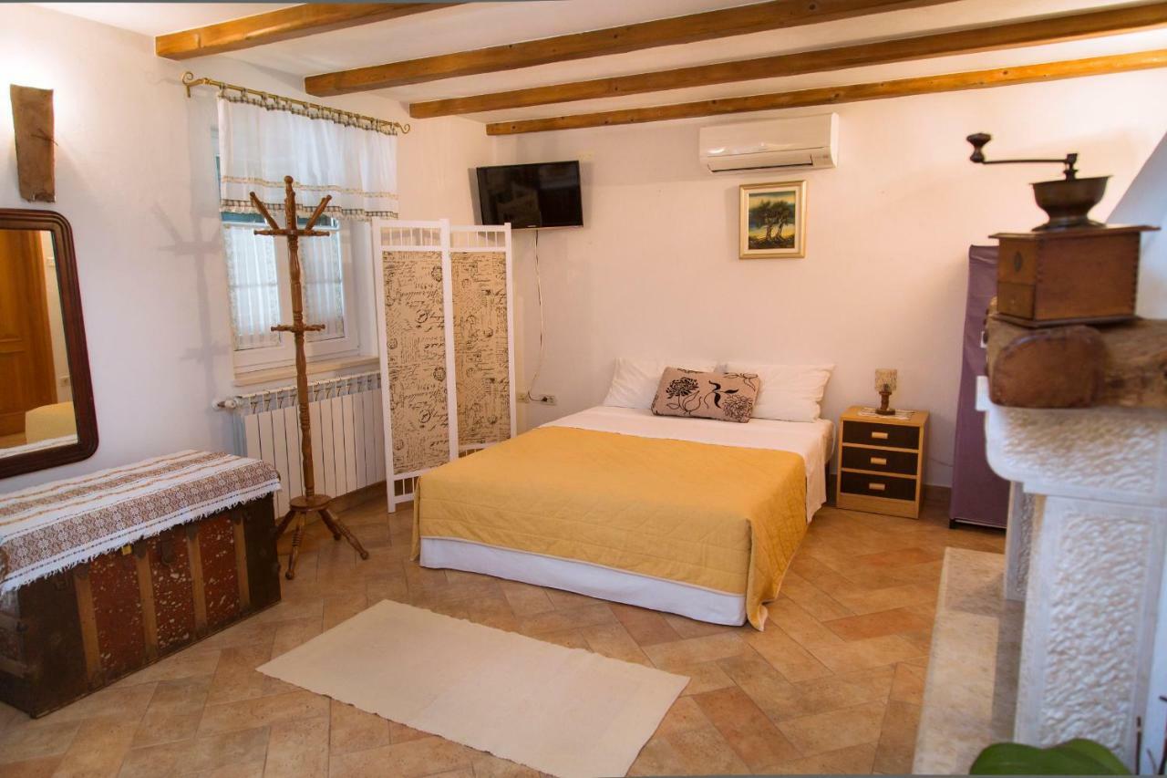 Apartments Tinka Brseč Екстериор снимка