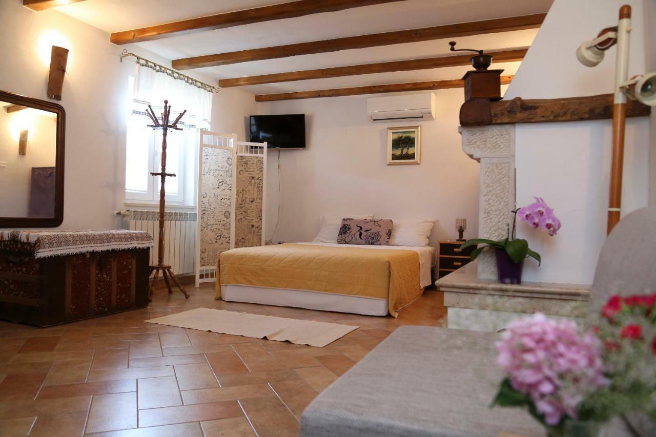 Apartments Tinka Brseč Екстериор снимка