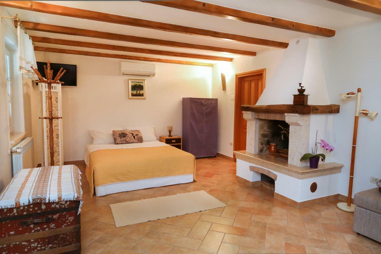 Apartments Tinka Brseč Екстериор снимка