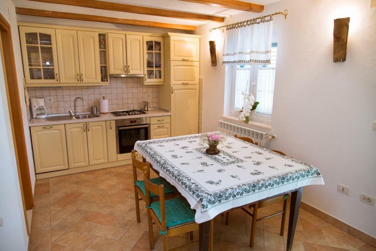 Apartments Tinka Brseč Екстериор снимка