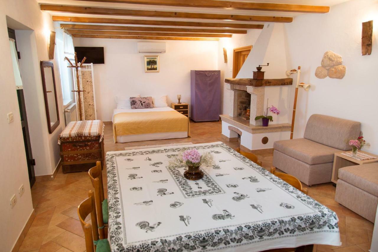Apartments Tinka Brseč Екстериор снимка