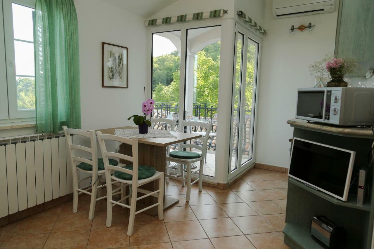 Apartments Tinka Brseč Екстериор снимка