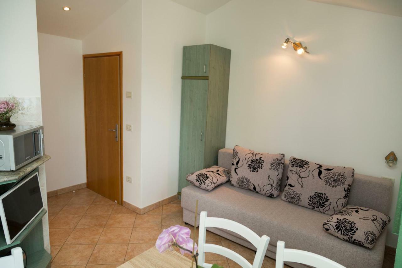 Apartments Tinka Brseč Екстериор снимка