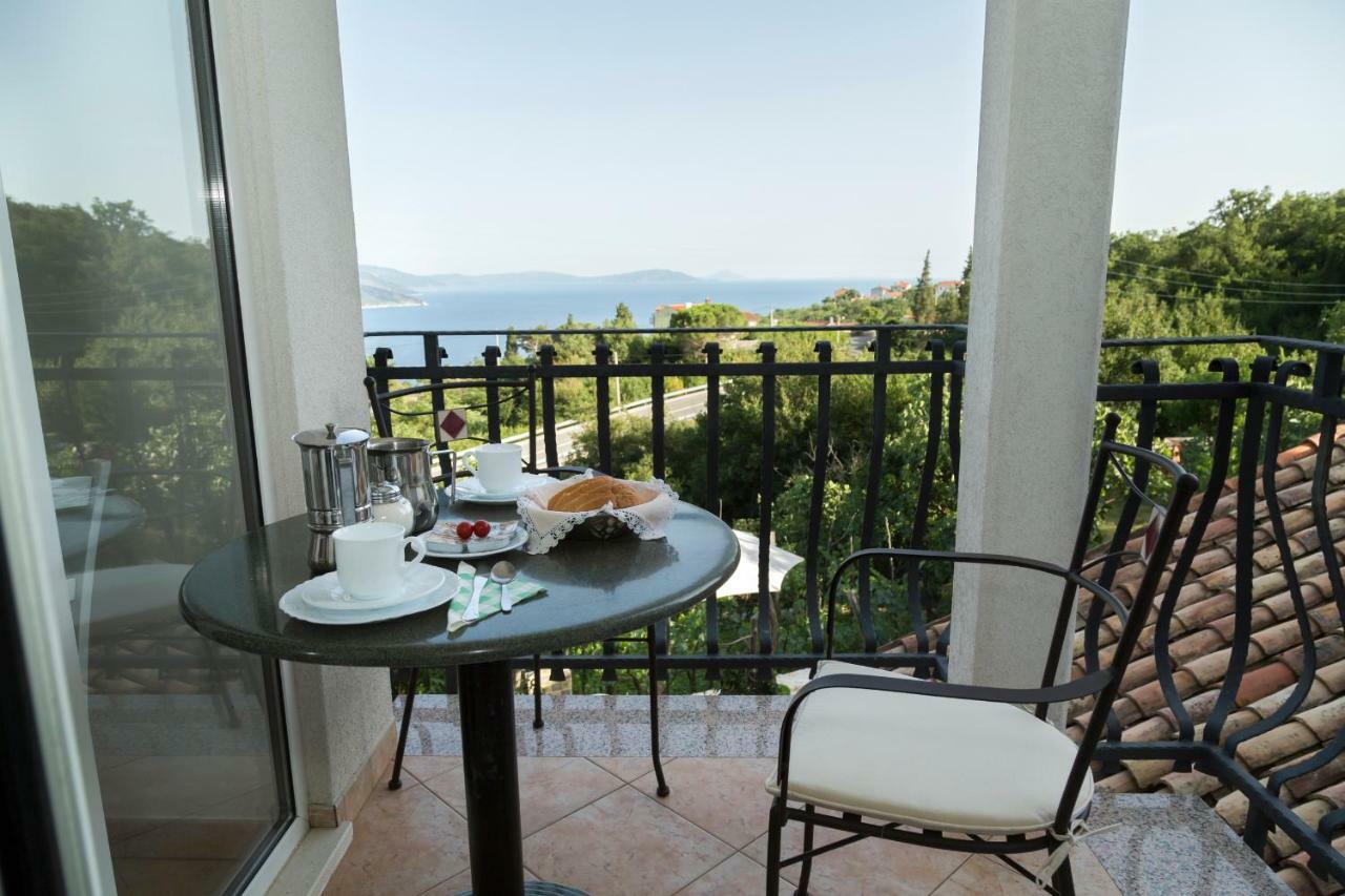 Apartments Tinka Brseč Екстериор снимка