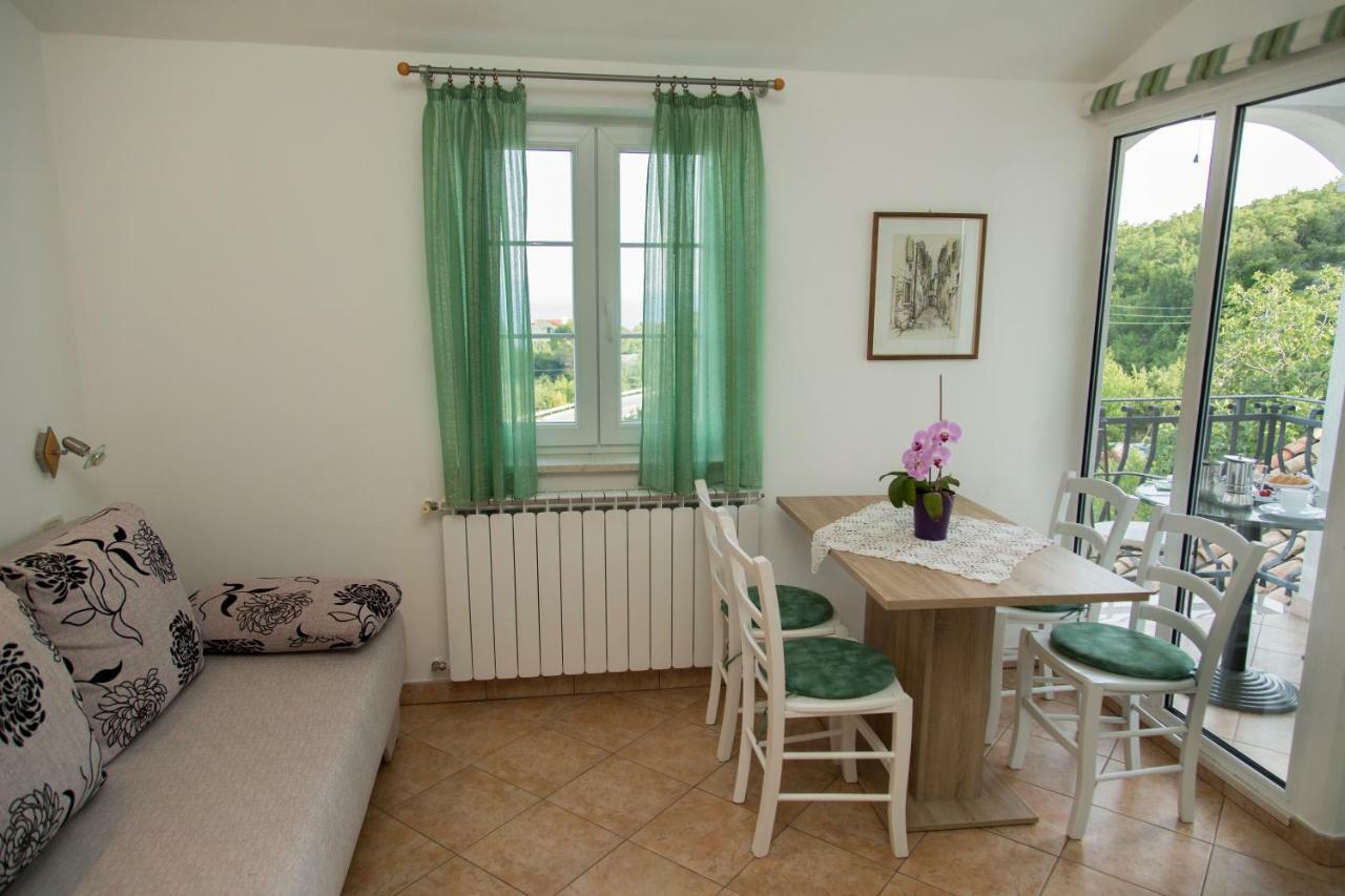Apartments Tinka Brseč Екстериор снимка