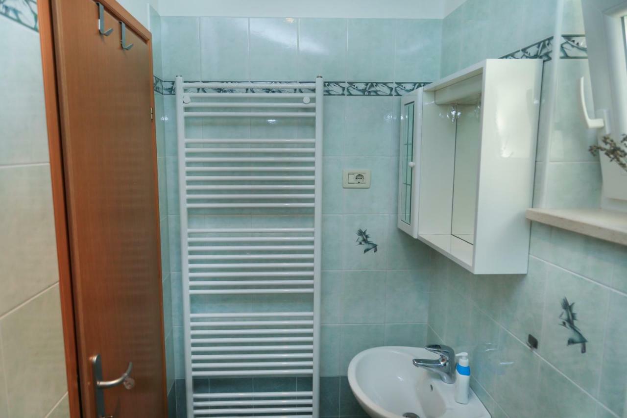 Apartments Tinka Brseč Екстериор снимка