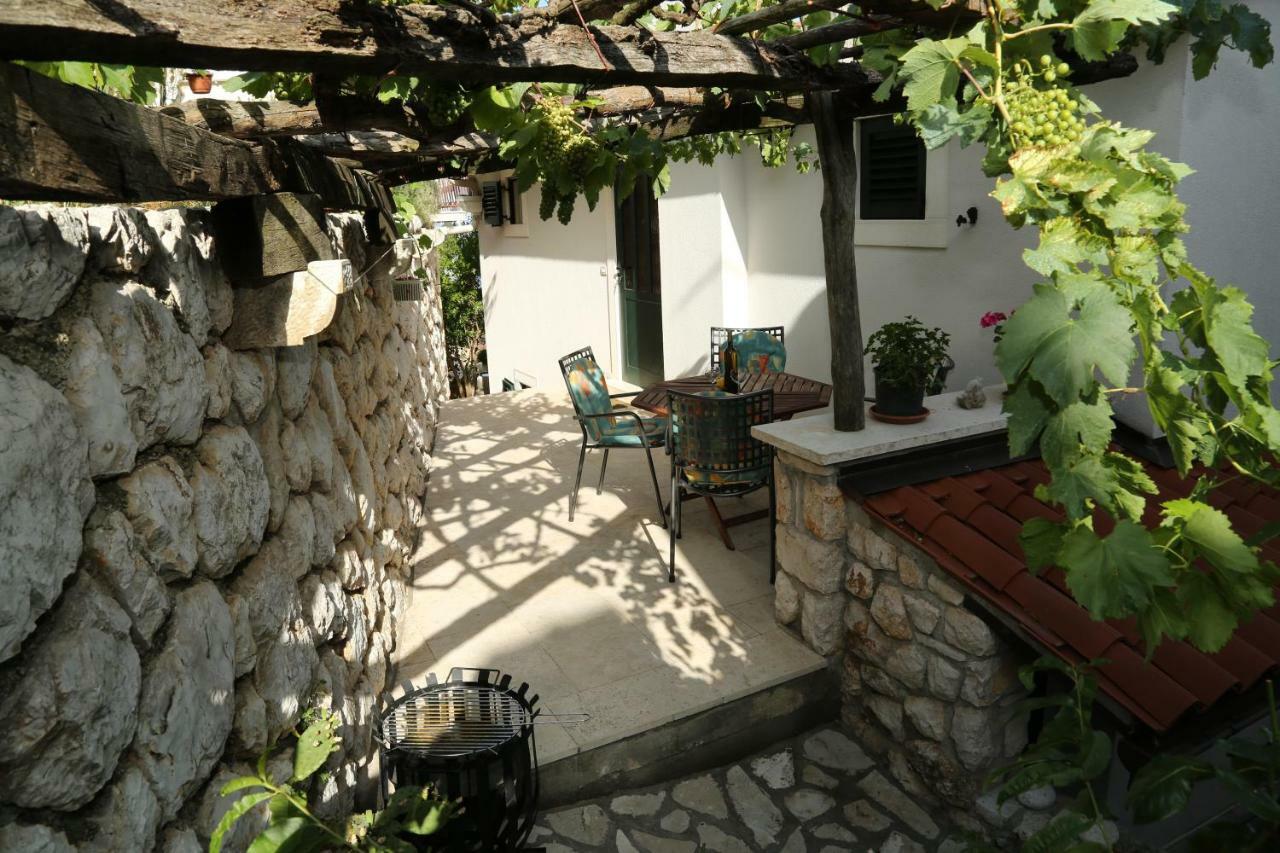 Apartments Tinka Brseč Екстериор снимка
