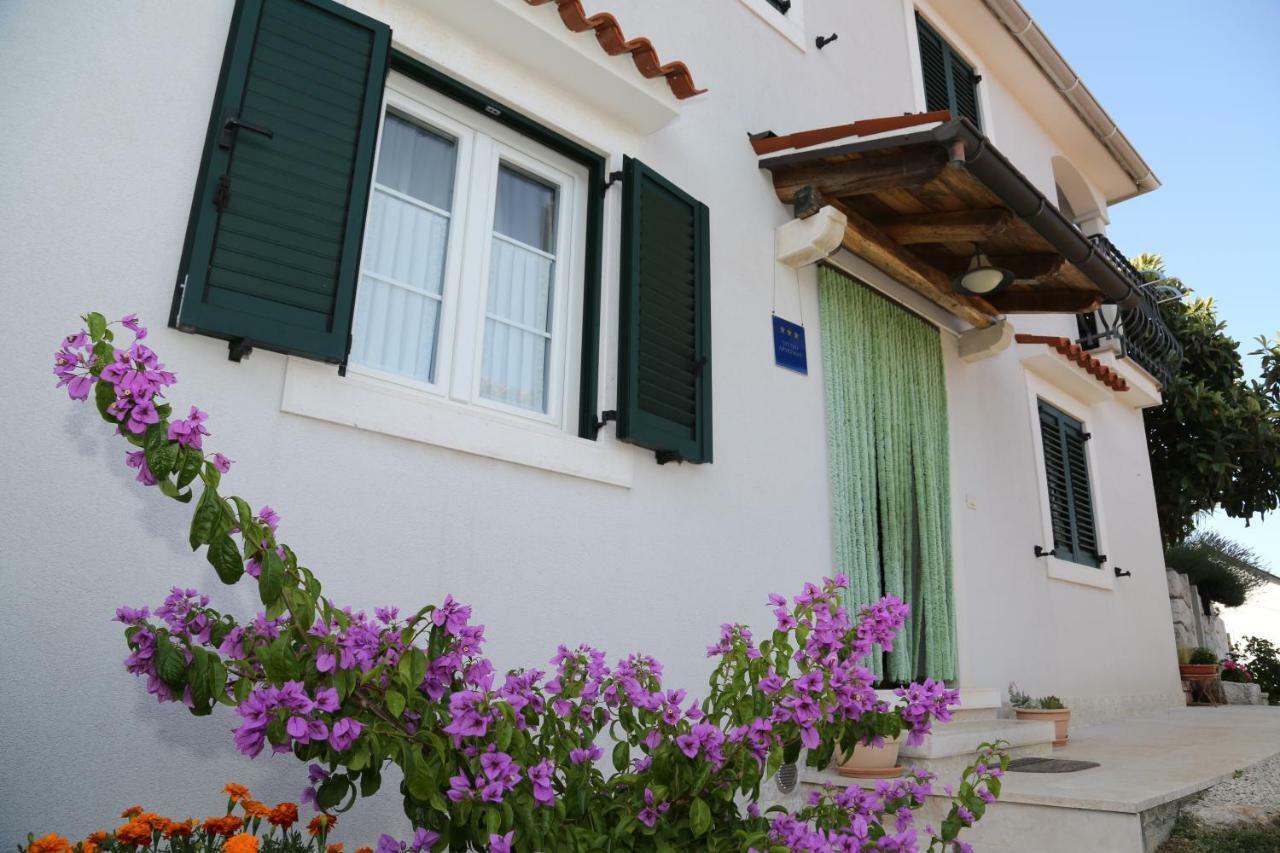 Apartments Tinka Brseč Екстериор снимка